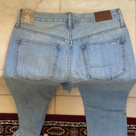 Madewell - The Perfect Summer Jean - Picture 7 of 9